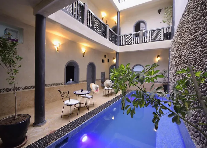 Maison d\'hôtes privatisée avec piscine chauffée, jacuzzi, service hôtelier