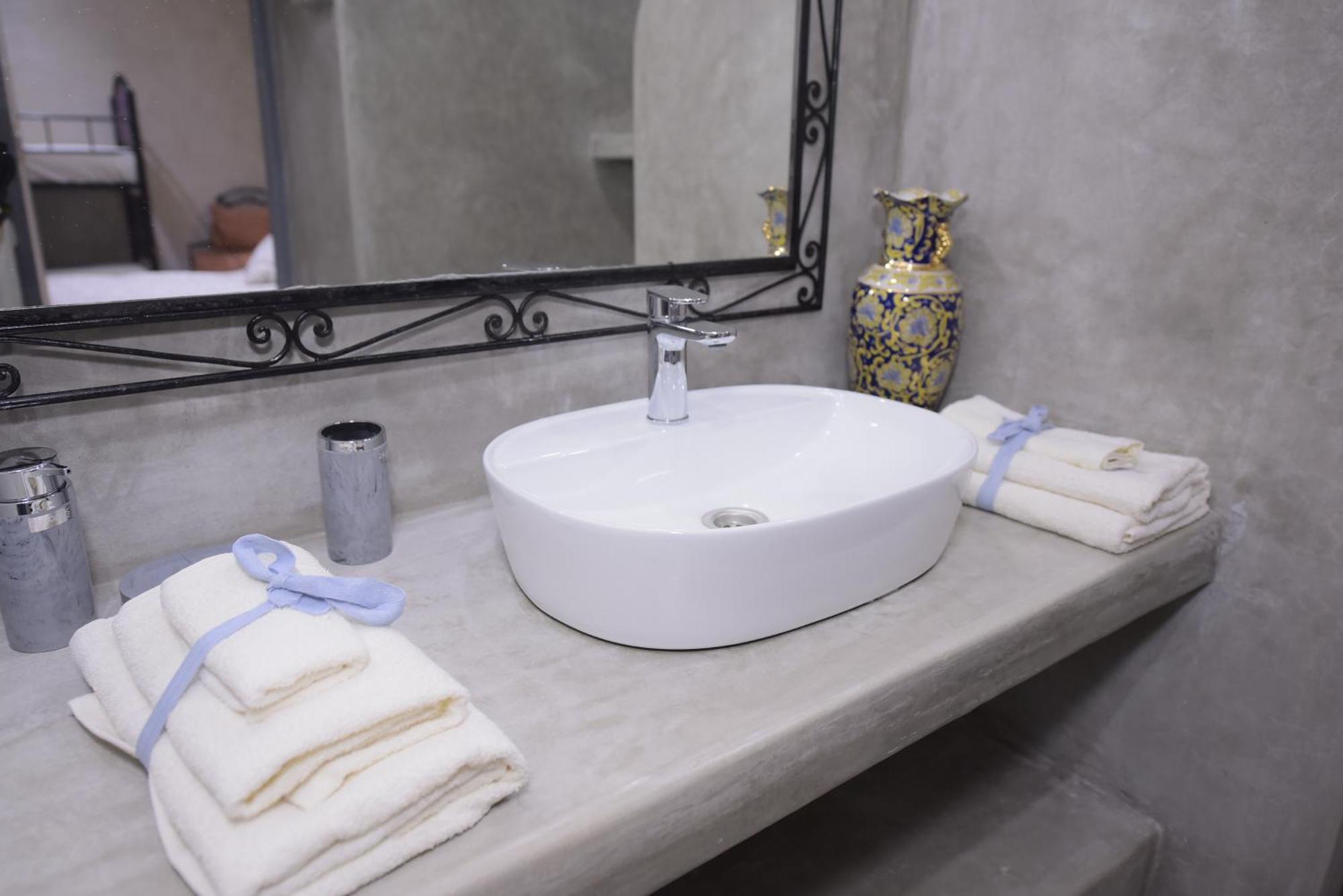 Pensión Privatisée Avec Piscine Chauffée, Jacuzzi, Service Hôtelier Marrakesh